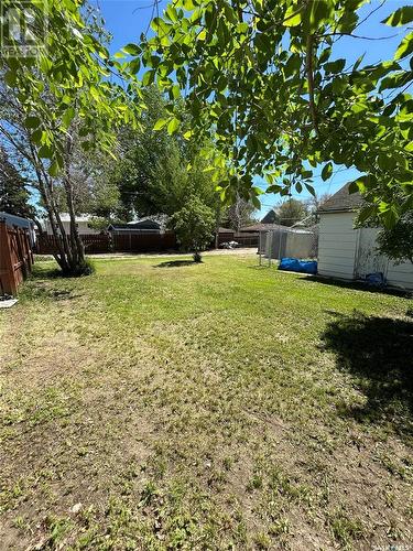 505 1St Street W, Leader, SK - Outdoor