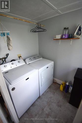 532 Dundas Street, Belleville, ON - Indoor Photo Showing Laundry Room