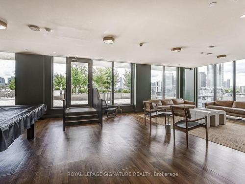 705-30 Baseball Pl, Toronto, ON - Indoor Photo Showing Living Room