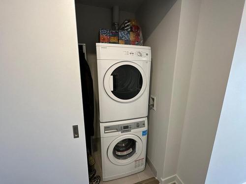 Salle de lavage - 403-1188 Rue St-Antoine O., Montréal (Ville-Marie), QC - Indoor Photo Showing Laundry Room