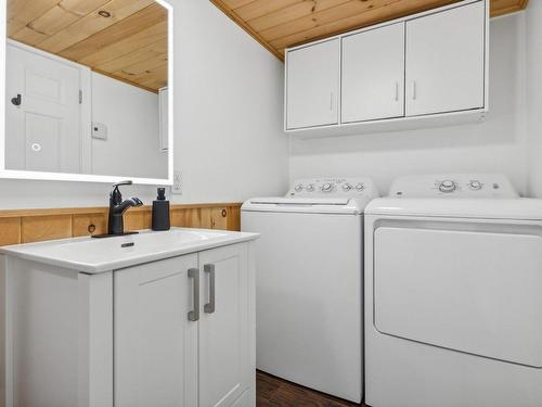 Salle de bains - 510 Rue De La Lièvre, Gatineau (Buckingham), QC - Indoor Photo Showing Laundry Room