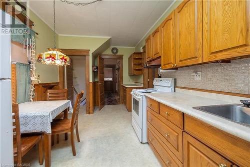 716 5Th Avenue E, Owen Sound, ON - Indoor Photo Showing Kitchen