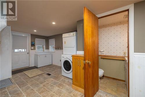 716 5Th Avenue E, Owen Sound, ON - Indoor Photo Showing Laundry Room