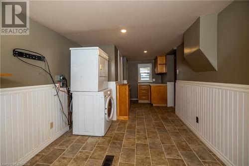 716 5Th Avenue E, Owen Sound, ON - Indoor Photo Showing Laundry Room