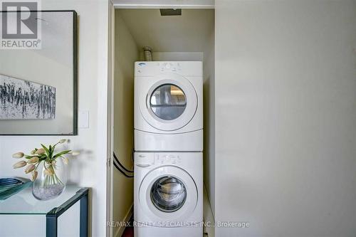 2505 - 4070 Confederation Parkway E, Mississauga, ON - Indoor Photo Showing Laundry Room