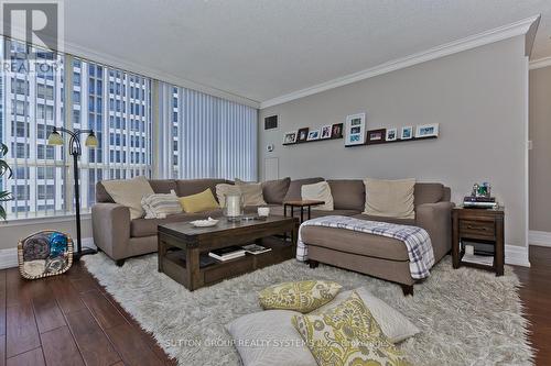 1611 - 55 Elm Drive W, Mississauga, ON - Indoor Photo Showing Living Room