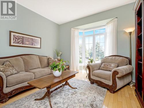 15 Trillium Terrace, Halton Hills, ON - Indoor Photo Showing Living Room