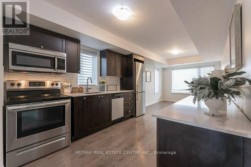 2 - 167 William Duncan Road, Toronto, ON - Indoor Photo Showing Kitchen