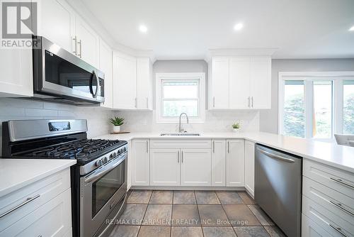 445 Powerline Road, Brantford, ON - Indoor Photo Showing Kitchen With Stainless Steel Kitchen With Upgraded Kitchen