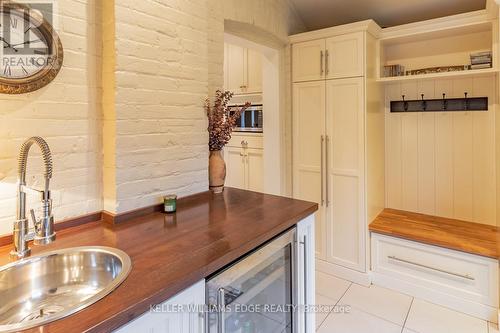 113 Dufferin Avenue, Brantford, ON - Indoor Photo Showing Kitchen