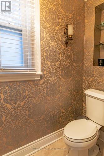 113 Dufferin Avenue, Brantford, ON - Indoor Photo Showing Bathroom