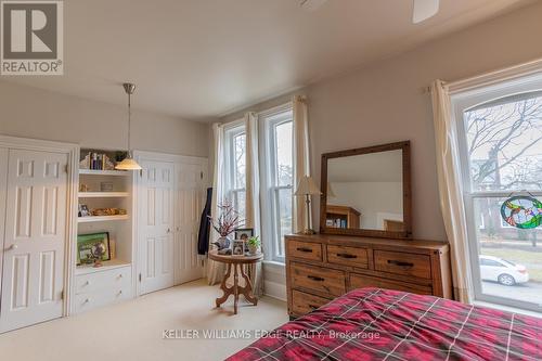 113 Dufferin Avenue, Brantford, ON - Indoor Photo Showing Bedroom