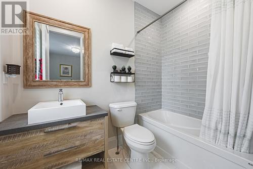 11 Cockshutt Road, Brant, ON - Indoor Photo Showing Bathroom