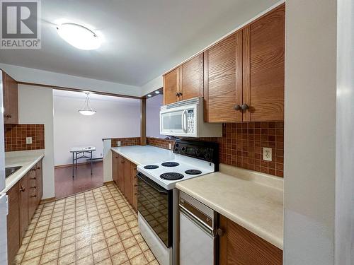 1075 Bernard Avenue Unit# 312, Kelowna, BC - Indoor Photo Showing Kitchen