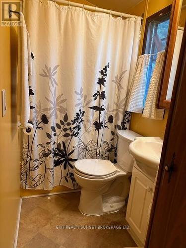 314 - 1802 County Rd 121, Kawartha Lakes, ON - Indoor Photo Showing Bathroom