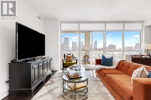 601 - 170 Avenue Road, Toronto (Annex), ON - Indoor Photo Showing Living Room