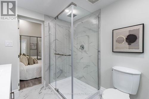 323 Cannon Street E, Hamilton, ON - Indoor Photo Showing Bathroom