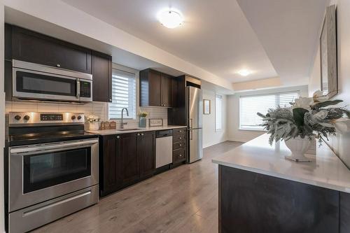 167 William Duncan Road|Unit #2, Toronto, ON - Indoor Photo Showing Kitchen With Upgraded Kitchen