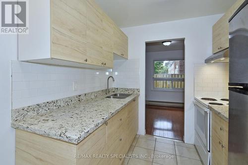 176 - 70 Cass Avenue, Toronto, ON - Indoor Photo Showing Kitchen With Double Sink