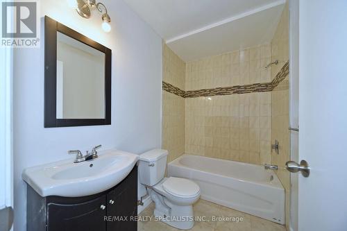 176 - 70 Cass Avenue, Toronto, ON - Indoor Photo Showing Bathroom