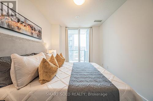 522 - 55 Regent Park Boulevard, Toronto, ON - Indoor Photo Showing Bedroom