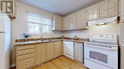 139 - 270 Timberbank Boulevard, Toronto, ON - Indoor Photo Showing Kitchen With Double Sink