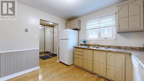139 - 270 Timberbank Boulevard, Toronto, ON - Indoor Photo Showing Kitchen With Double Sink