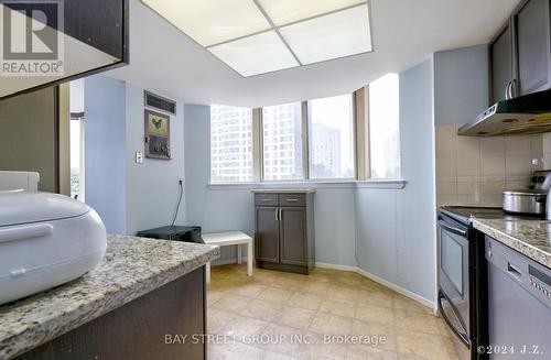 408 - 30 Thunder Grove, Toronto (Agincourt North), ON - Indoor Photo Showing Kitchen