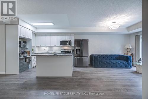 118 - 510 Kingbird Grove, Toronto (Rouge), ON - Indoor Photo Showing Kitchen