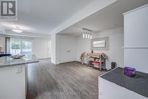 118 - 510 Kingbird Grove, Toronto (Rouge), ON - Indoor Photo Showing Kitchen