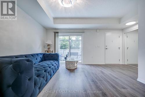 118 - 510 Kingbird Grove, Toronto, ON - Indoor Photo Showing Living Room