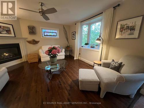 20 Bayview Drive, Barrie (Allandale Centre), ON - Indoor Photo Showing Living Room With Fireplace