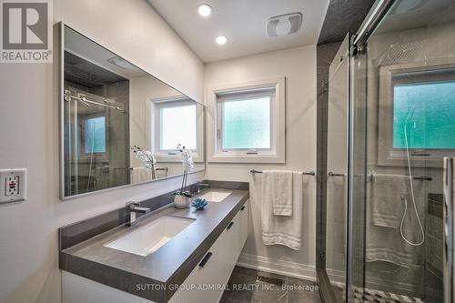 1005 Caldwell Avenue, Mississauga, ON - Indoor Photo Showing Bathroom
