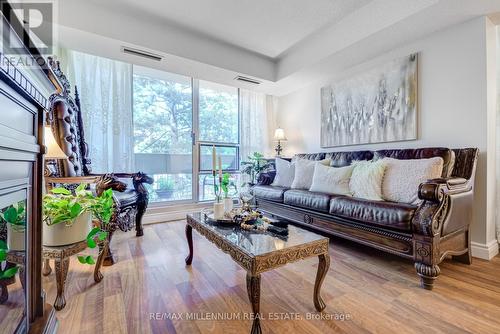 308 - 1300 Marlborough Court, Oakville (College Park), ON - Indoor Photo Showing Living Room