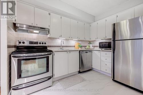 308 - 1300 Marlborough Court, Oakville (College Park), ON - Indoor Photo Showing Kitchen