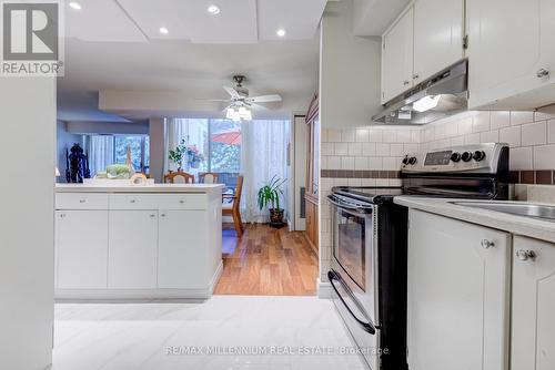 308 - 1300 Marlborough Court, Oakville (College Park), ON - Indoor Photo Showing Kitchen