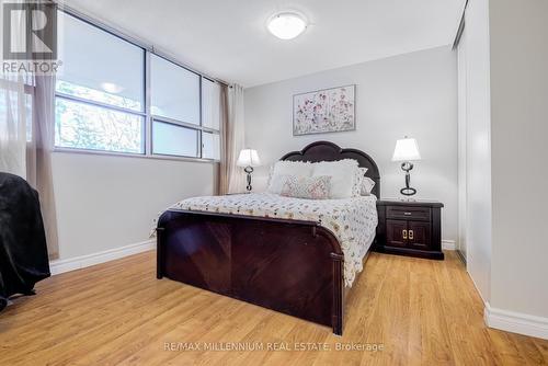 308 - 1300 Marlborough Court, Oakville (College Park), ON - Indoor Photo Showing Bedroom