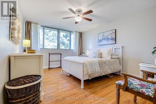 308 - 1300 Marlborough Court, Oakville (College Park), ON - Indoor Photo Showing Bedroom