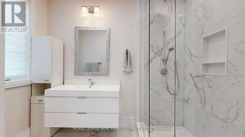 1286 Cambridge Drive W, Oakville (Eastlake), ON - Indoor Photo Showing Bathroom