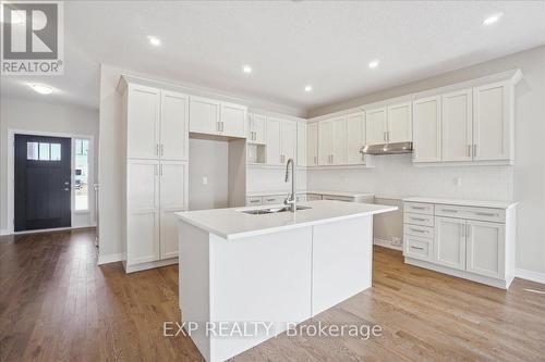 137 Devonleigh Gate, Grey Highlands (Markdale), ON - Indoor Photo Showing Kitchen