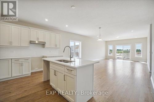 137 Devonleigh Gate, Grey Highlands (Markdale), ON - Indoor Photo Showing Kitchen With Double Sink