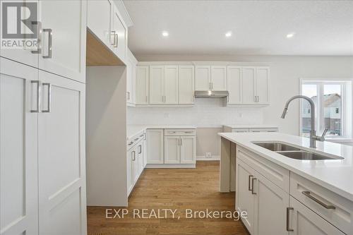 137 Devonleigh Gate, Grey Highlands (Markdale), ON - Indoor Photo Showing Kitchen With Double Sink