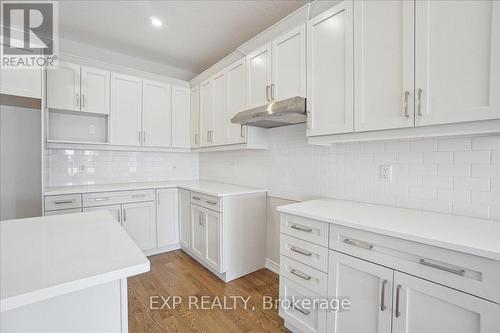 137 Devonleigh Gate, Grey Highlands (Markdale), ON - Indoor Photo Showing Kitchen