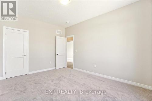 137 Devonleigh Gate, Grey Highlands (Markdale), ON - Indoor Photo Showing Other Room