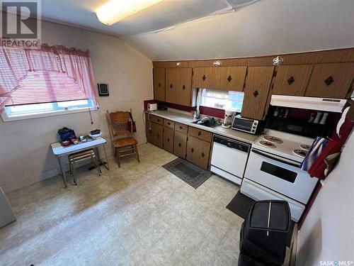 107 Railway Avenue, Lucky Lake, SK - Indoor Photo Showing Kitchen