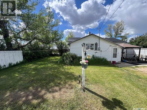 107 Railway Avenue, Lucky Lake, SK - Outdoor