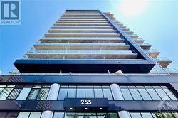 255 BAY STREET UNIT#612  Ottawa, ON K1R 0C5