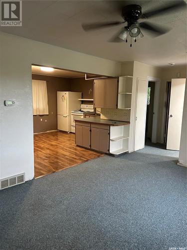 883 River Street W, Prince Albert, SK - Indoor Photo Showing Kitchen