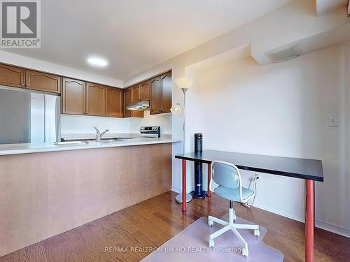 27 - 649E Warden Avenue, Toronto, ON - Indoor Photo Showing Kitchen