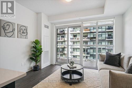 709 - 251 Manitoba Street, Toronto, ON - Indoor